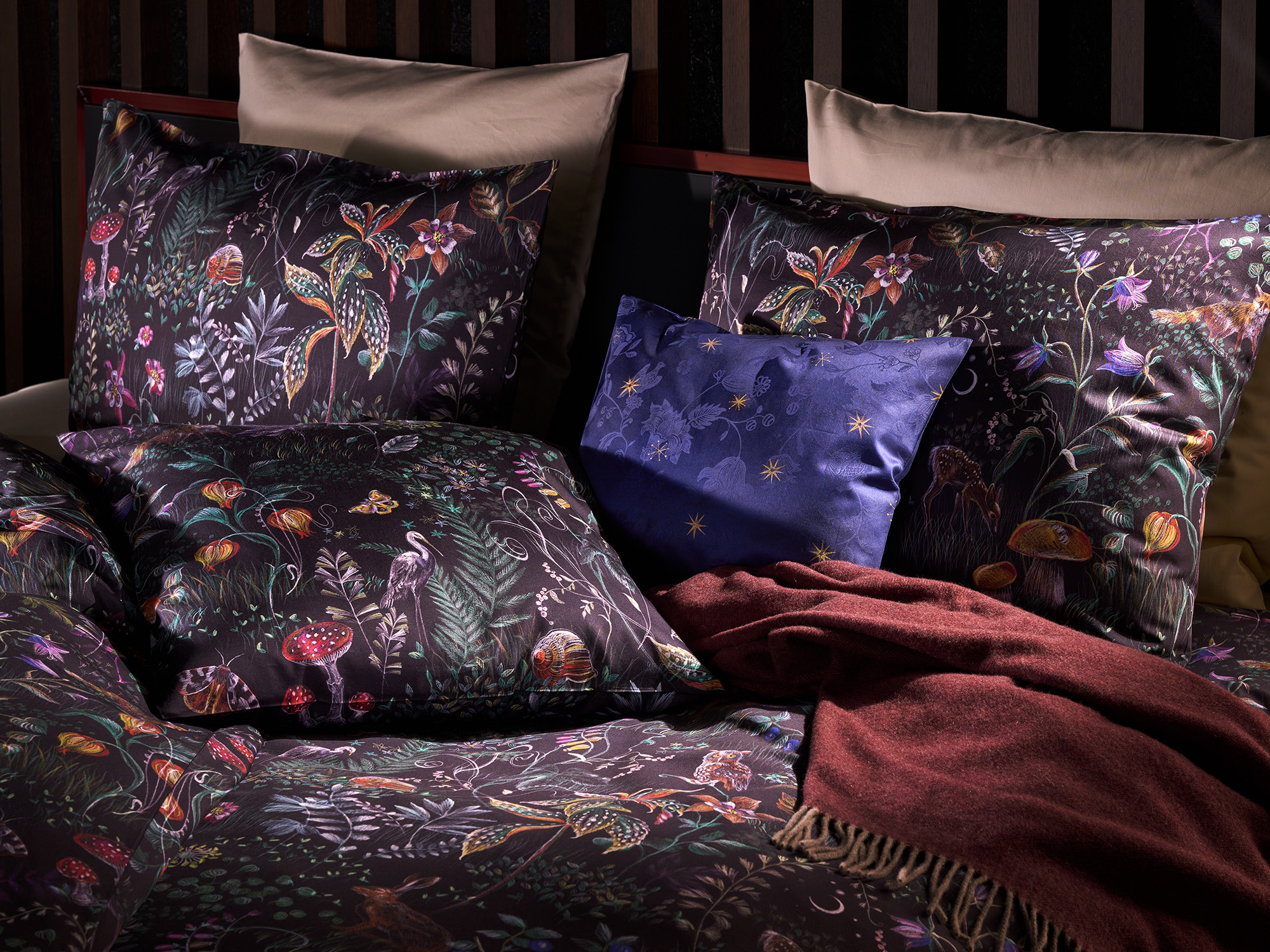 Christian Fischbacher Satin MAGIC FOREST 