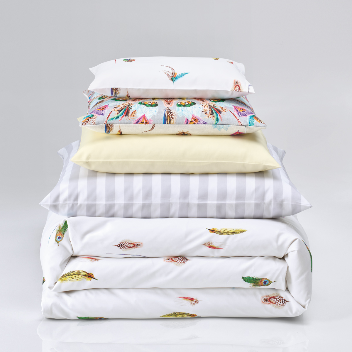 Christian Fischbacher Satin FEATHERS 